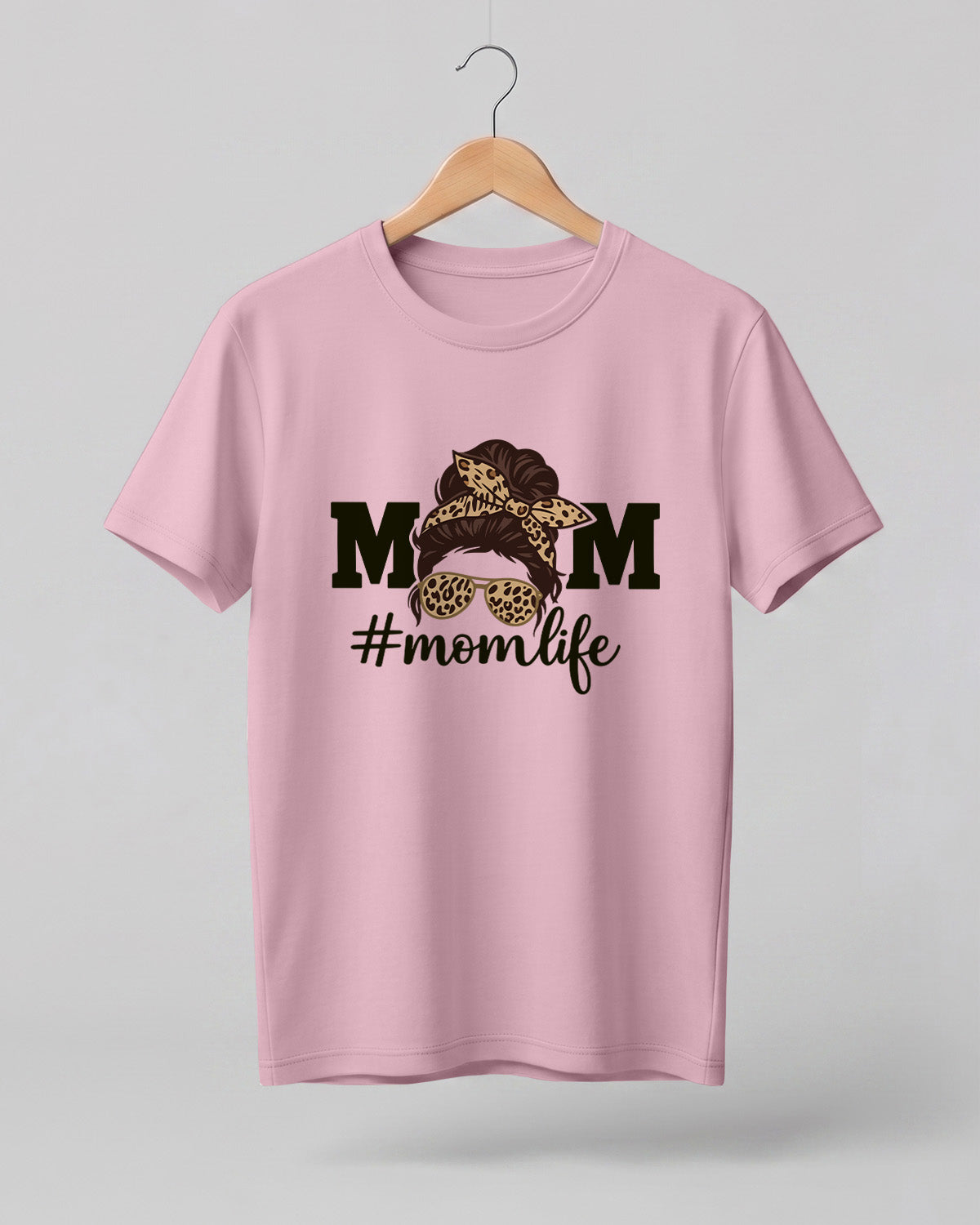 Mom #momlife graphic half sleeve t-shirt with leopard print mom illustration